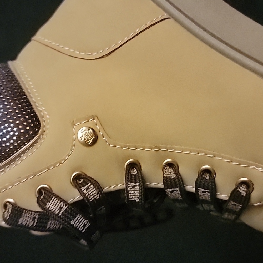 Boots - Picture 4 of 4